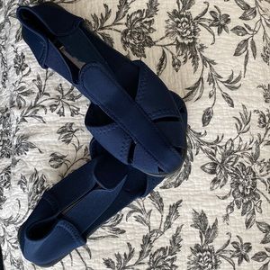 American sweetheart fisherman sandals size 9 M